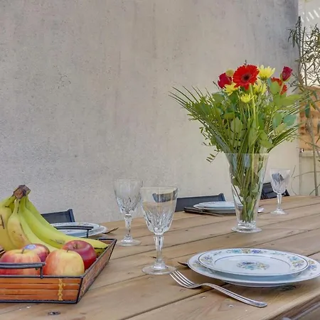 De Caractere Au Centre De Emilion * Сент-Эмильон