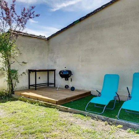 De Caractere Au Centre De Emilion Сент-Эмильон