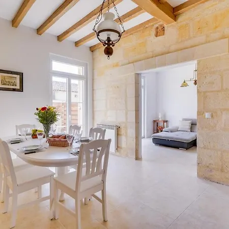 Вилла De Caractere Au Centre De Emilion *