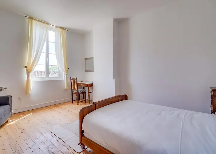 De Caractere Au Centre De Emilion * Saint-Émilion