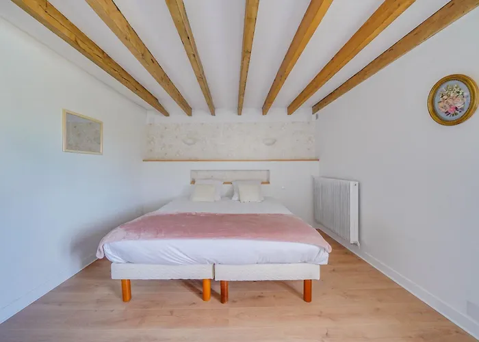 De Caractere Au Centre De Emilion