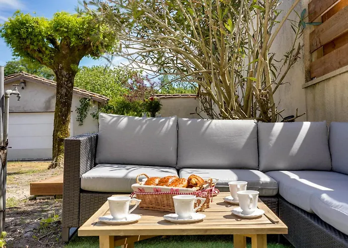 De Caractere Au Centre De Emilion